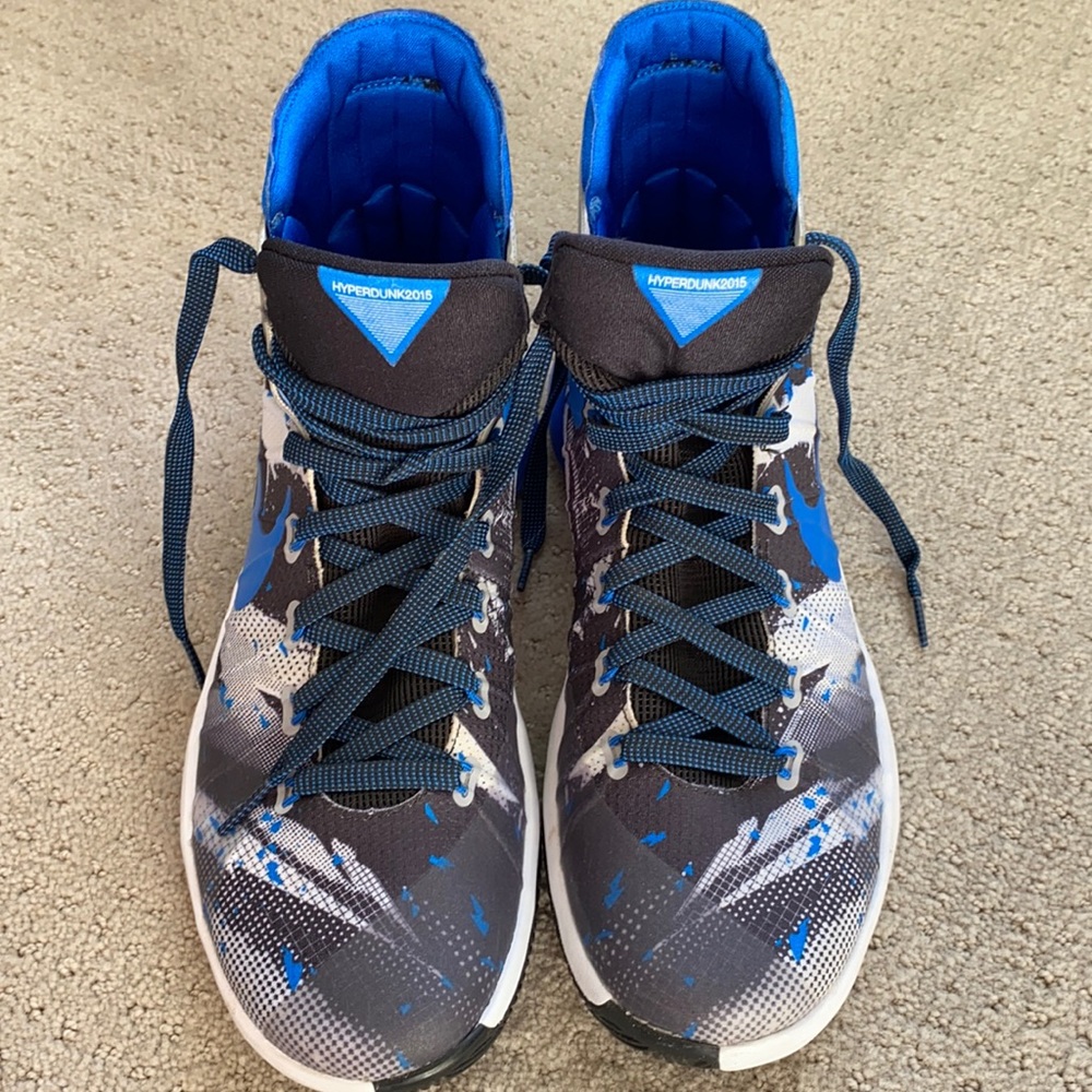 Nike basketball shoes men's size 9 Hyperdunk 2015